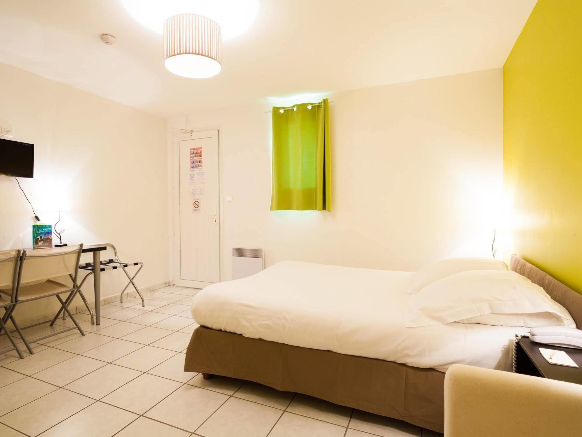 Le Grand Jardin Hotel Aujargues Luaran gambar